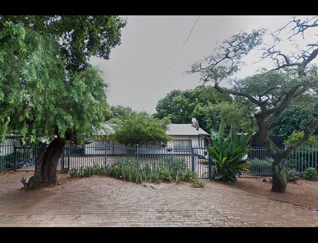 3 BEDROOM FREEHOLD FOR SALE IN SILVERTON